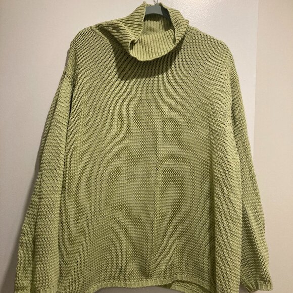 Green knit sweater - Picture 1 of 4